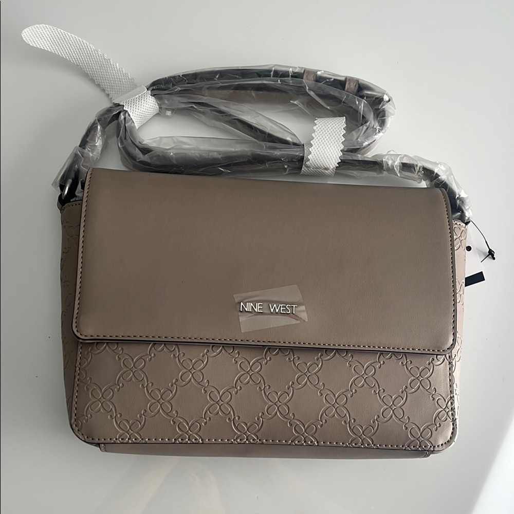 Nine West Tan Crossbody Bag Sleek Modern Design. NWT